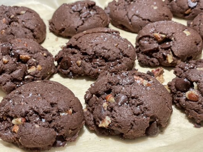 bittersweet chocolate cookies